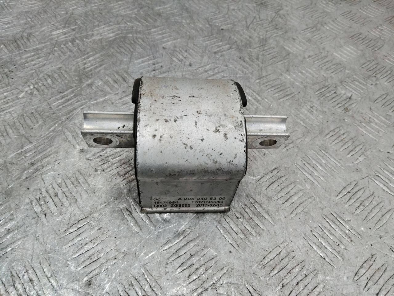 подушка крепления КПП Mercedes-Benz E-Класс W213/S213/C238/A238 2017, A2052405300