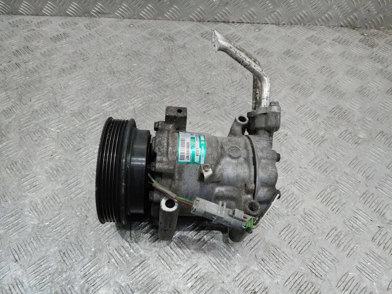 компрессор кондиционера Renault Modus 1 поколение 2006, 1.6 л., K4M 790, бензин, 8200365787