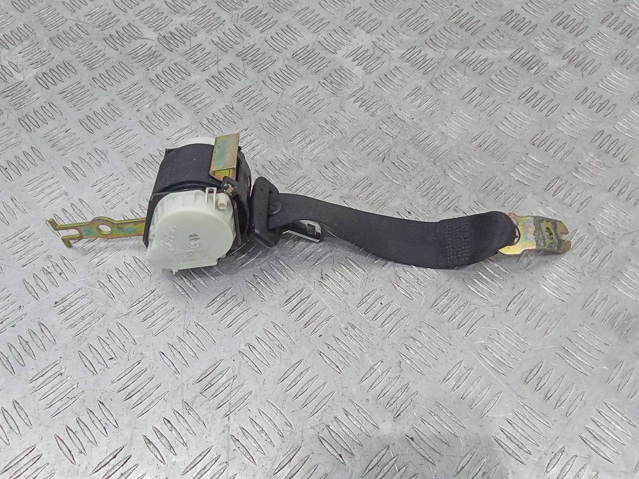 ремень безопасности BMW 5 серия E60/E61 2005, 33005895