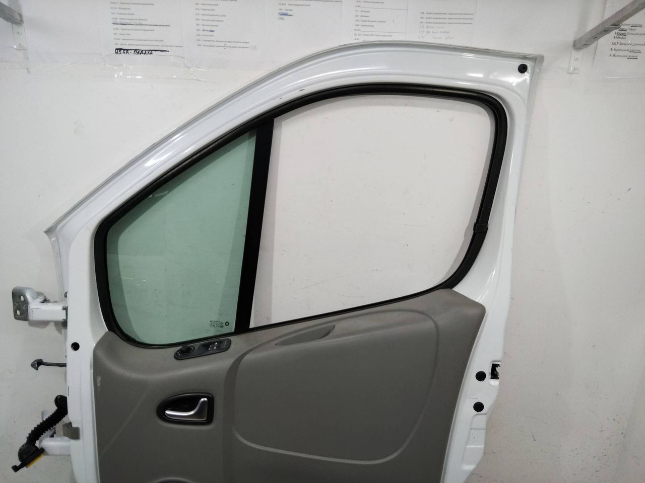 стеклоподъемник электрический передний правый Opel Vivaro A [рестайлинг] 2013