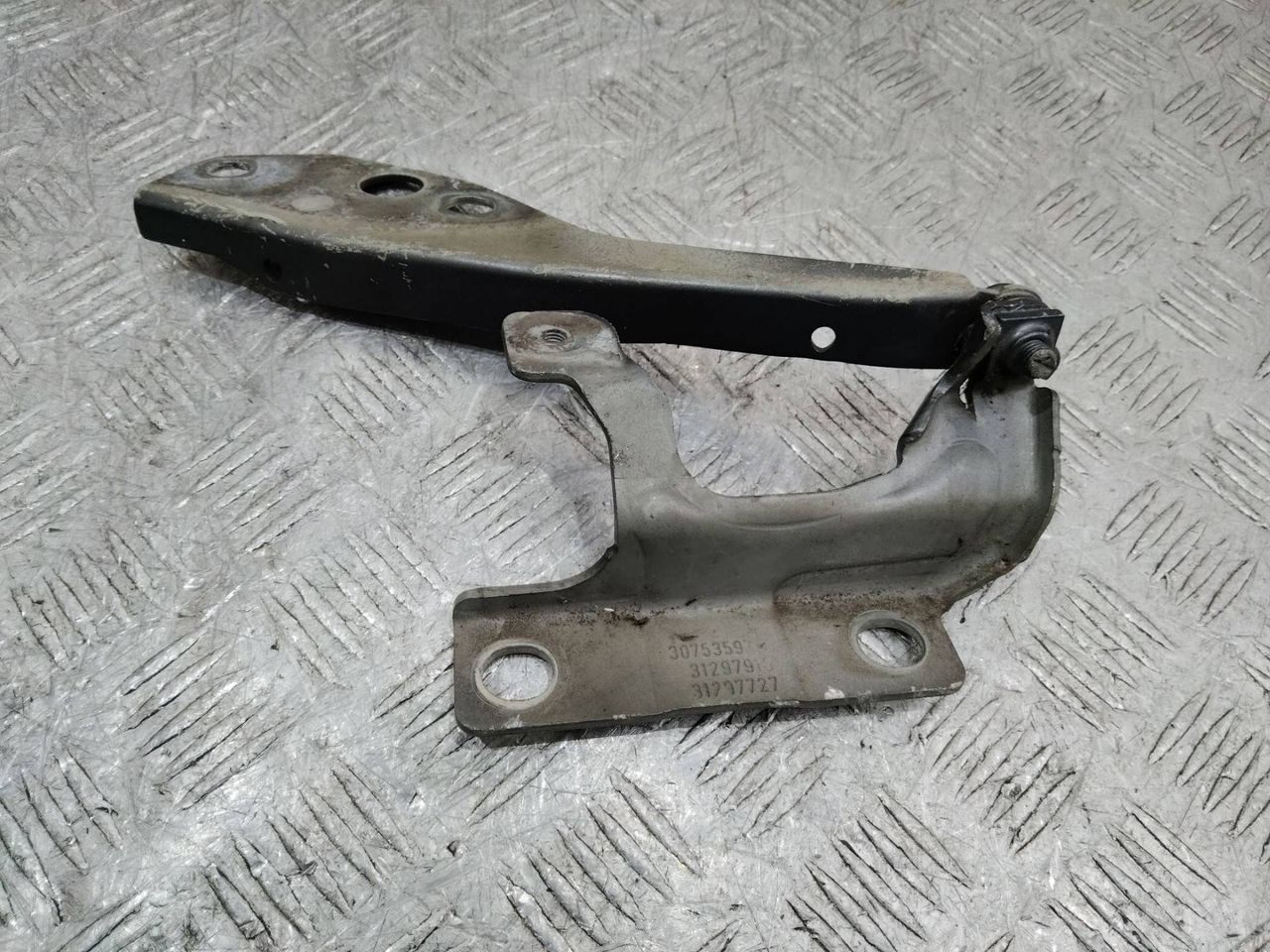 петля капота левая Volvo V50 1 поколение 2007, 30753597