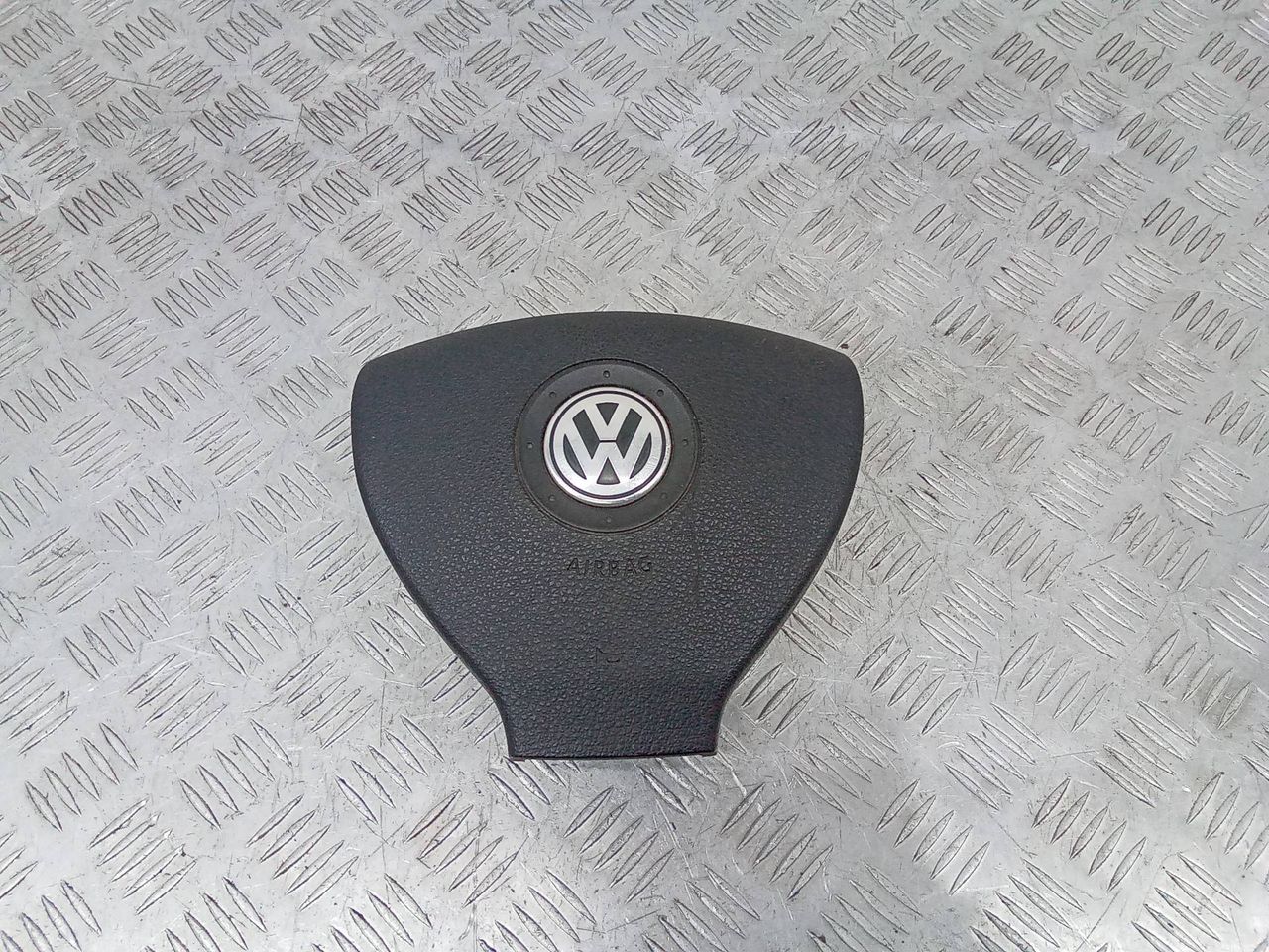 подушка безопасности водителя Volkswagen Caddy 3 поколение 2010, 2K0880201