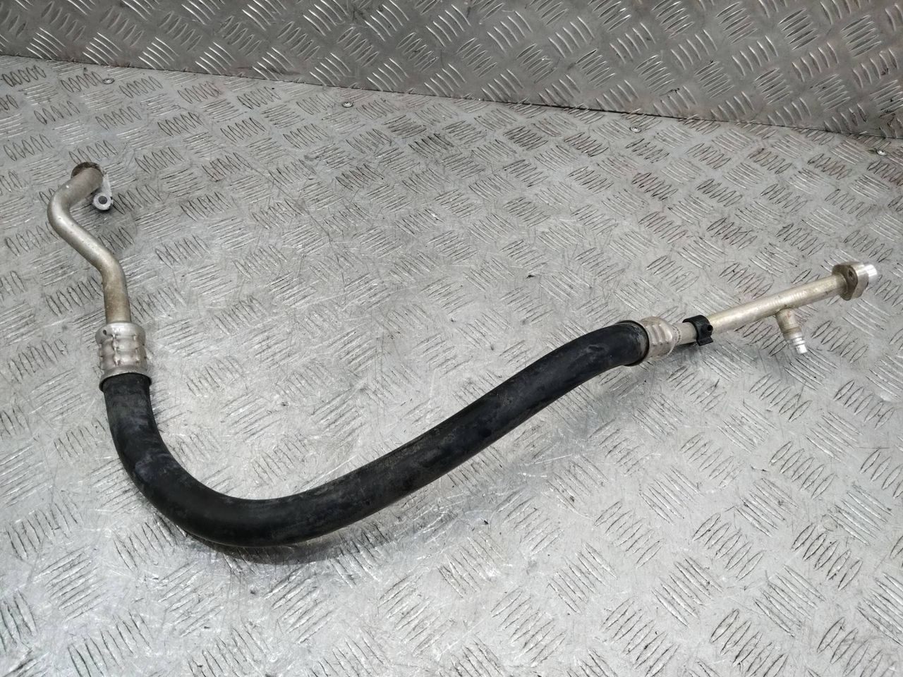 трубка кондиционера Renault Megane 3 поколение 2010, 1.5 л., K9K J 836, дизель, МКПП, 924540019R