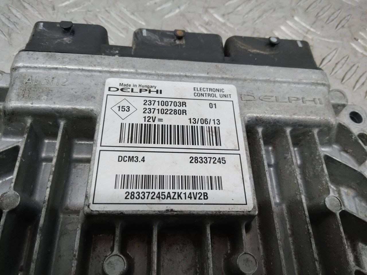 блок управления двигателем Dacia Logan 2 поколение 2013, 1.5 л., дизель, МКПП, 237100703R
