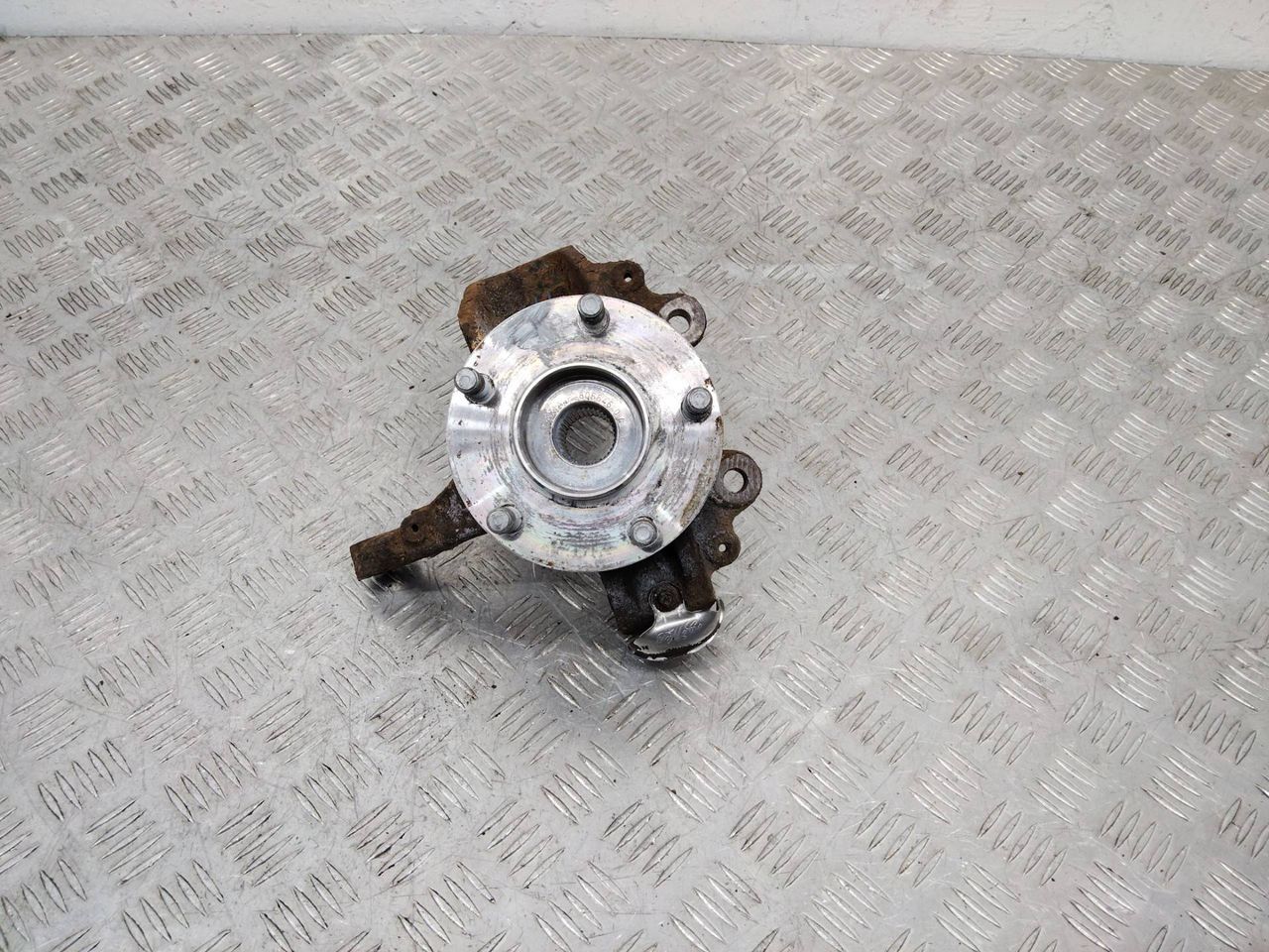 кулак поворотный правый Ford C-Max 1 поколение 2006, 1.6 л., бензин, 3M513K170