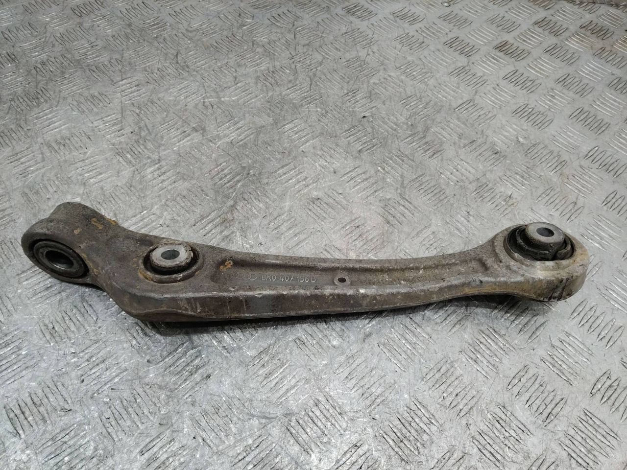 рычаг передний правый Audi A4 B8/8K 2010, 8K0407156