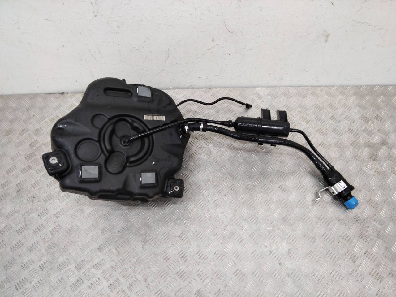бак AdBlue (мочевины) BMW 7 серия G11/G12 2018, 3.0 л., 7378033