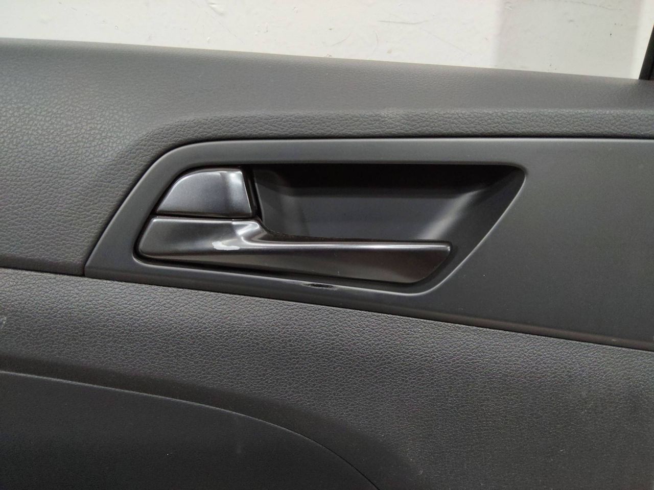 ручка внутренняя задняя левая Hyundai Tucson 3 поколение [рестайлинг] 2020