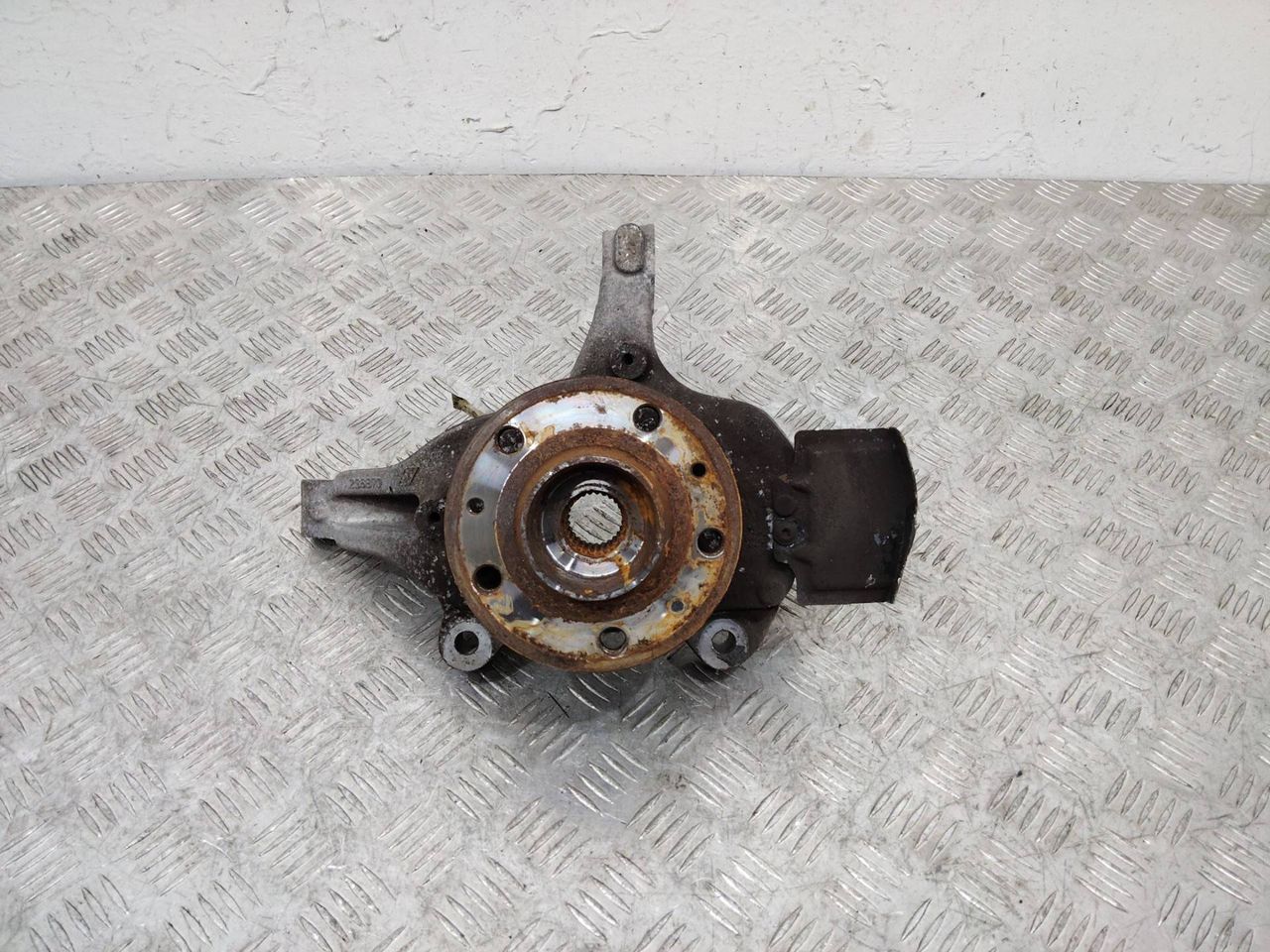 кулак поворотный левый Renault Laguna 3 поколение 2012, 2.0 л., дизель, 400150006R, 402006387R