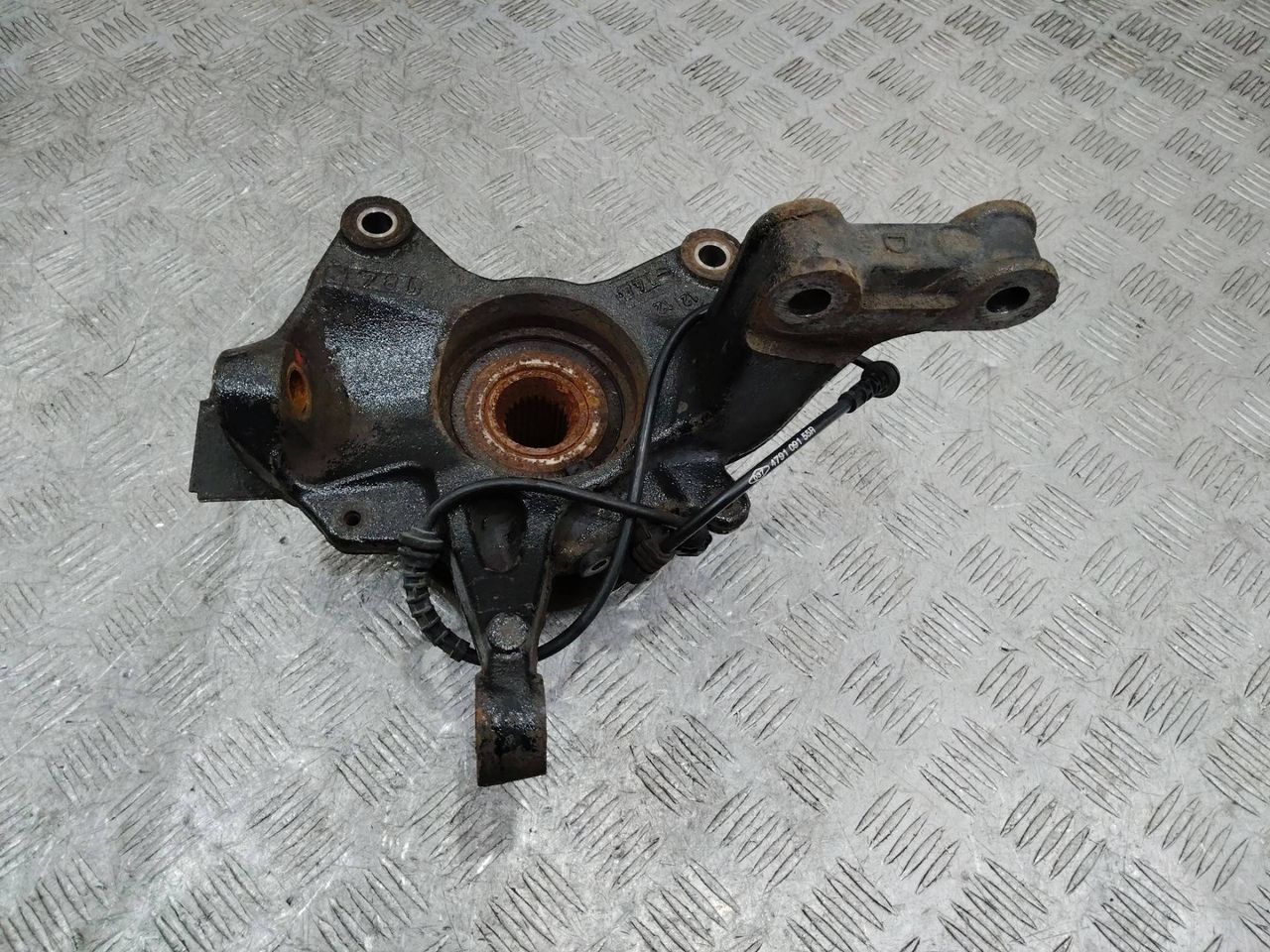 кулак поворотный правый Renault Megane 3 поколение 2012, 1.5 л., дизель