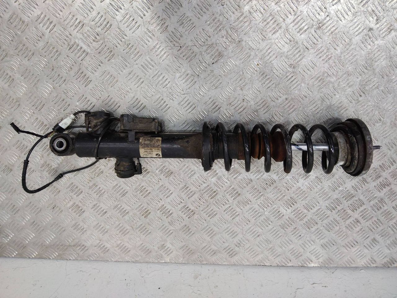 стойка задняя BMW 7 серия F01/F02 2011, 3.0 л., дизель, 6796927
