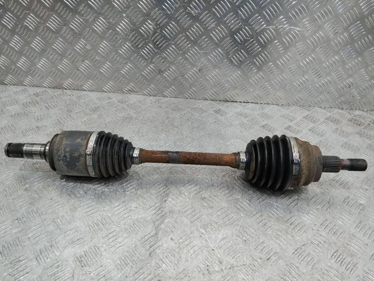 полуось передняя левая (приводной вал, ШРУС) Mercedes-Benz M-Класс W164 2007, 3.0 л., дизель, A1643302401