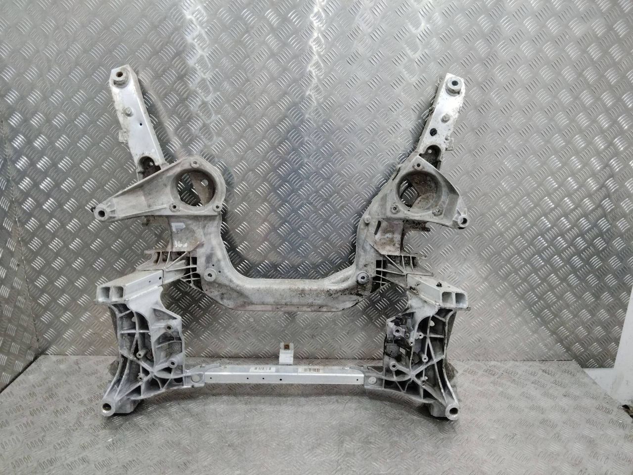 балка подвески передняя (подрамник) BMW 7 серия F01/F02 2012, 3.0 л., дизель, 6799321