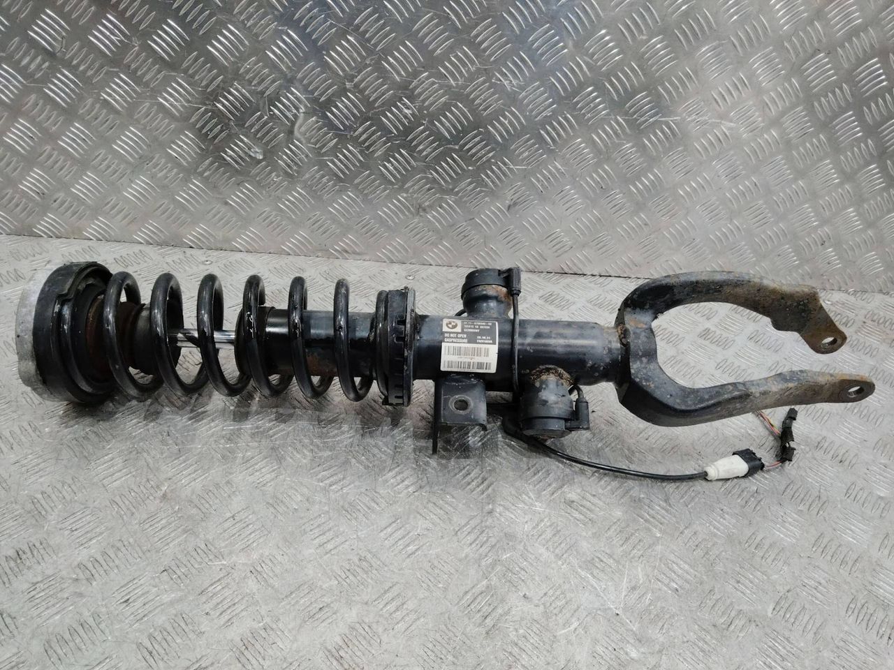 стойка передняя правая BMW 7 серия F01/F02 2012, 3.0 л., дизель, 6796940