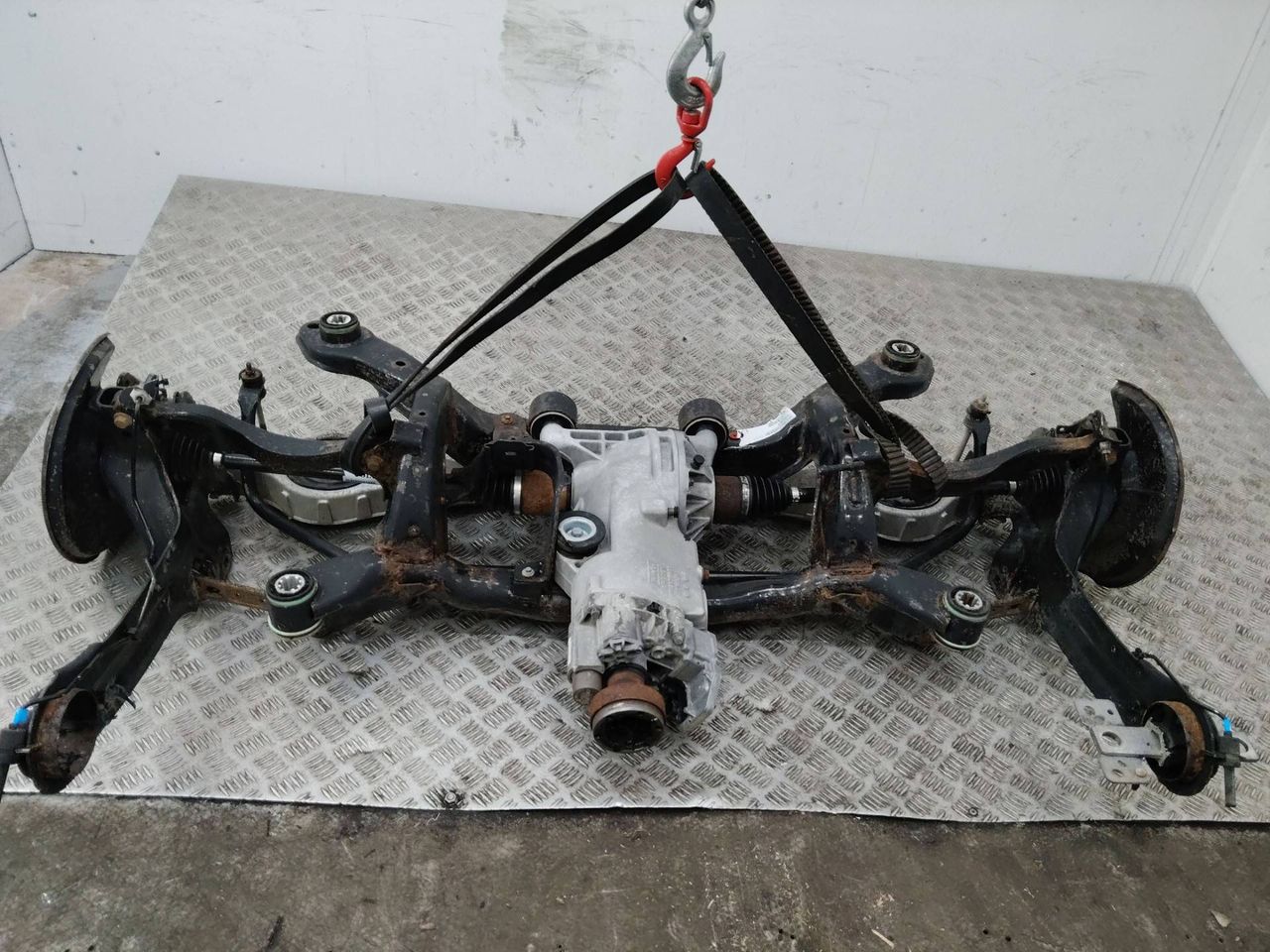 балка подвески задняя Volvo XC60 1 поколение 2011, 2.4 л., дизель