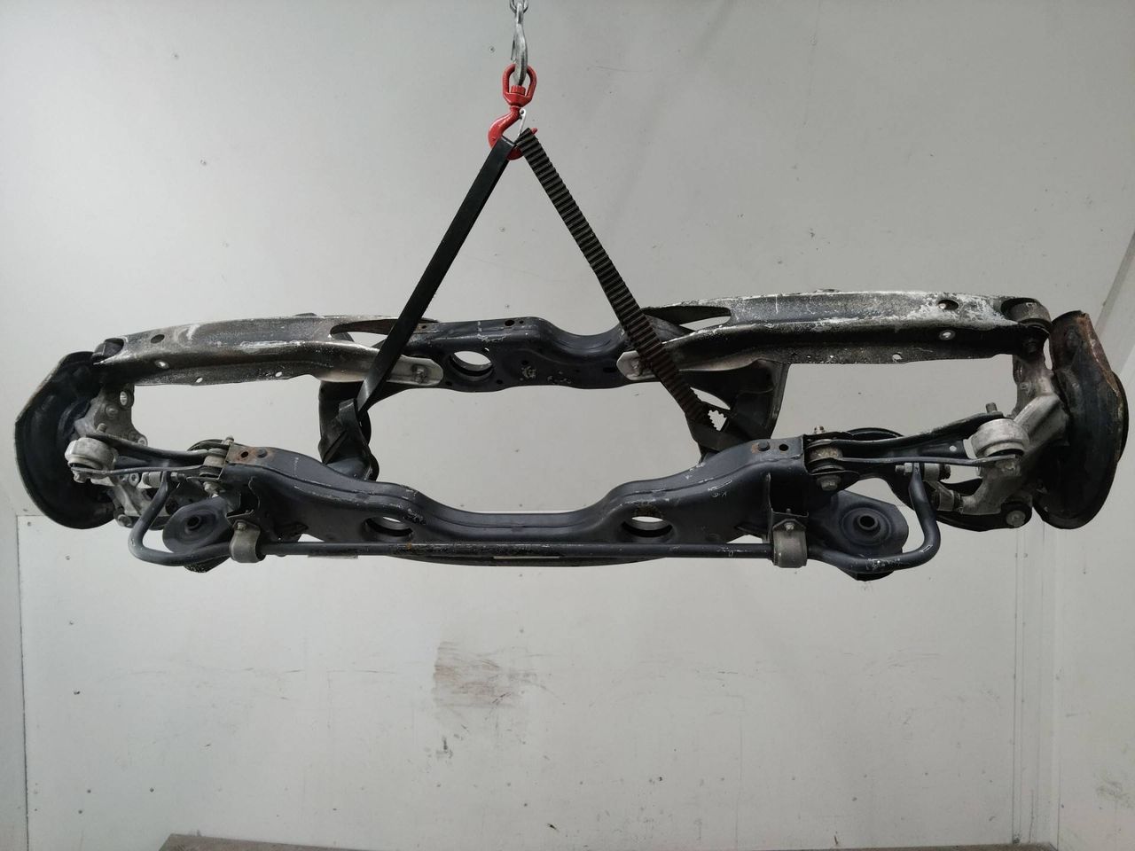 балка подвески задняя Mercedes-Benz A-Класс W176 2013, 2463506000