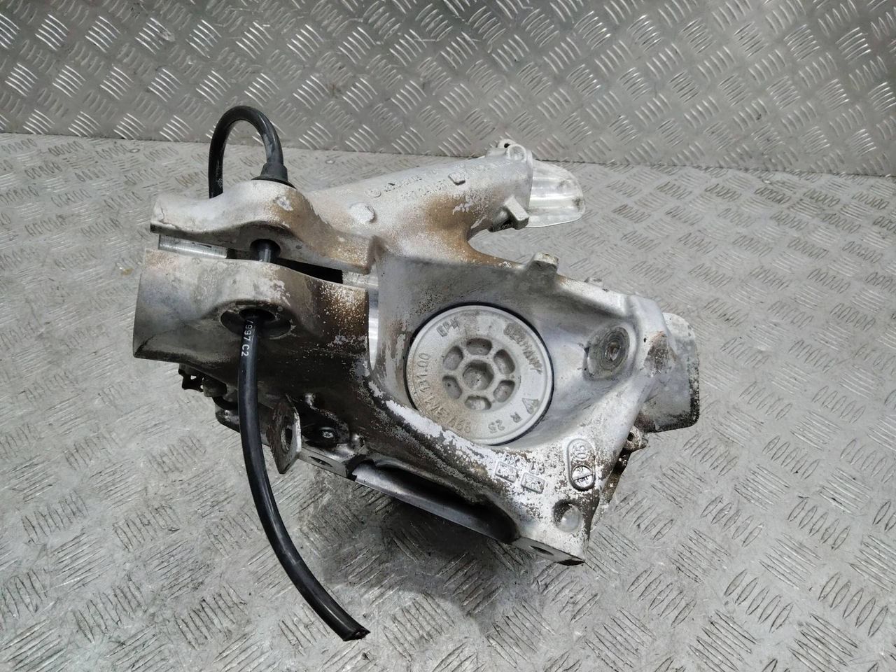 кулак поворотный левый Porsche Boxster 987 2006, 2.7 л., бензин, 99734165705