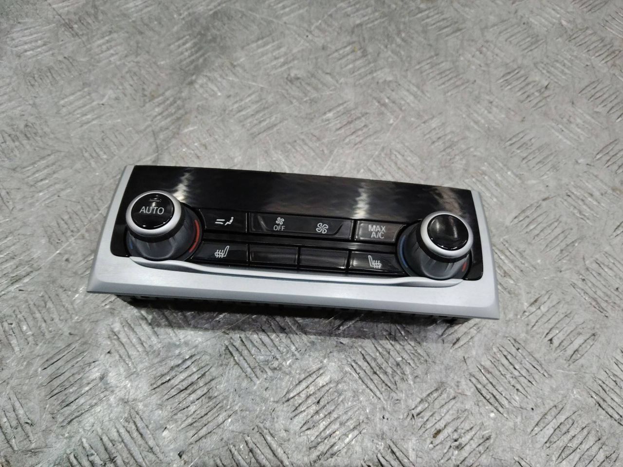 блок управления печки / климат-контроля BMW 7 серия G11/G12 2018, 6999385
