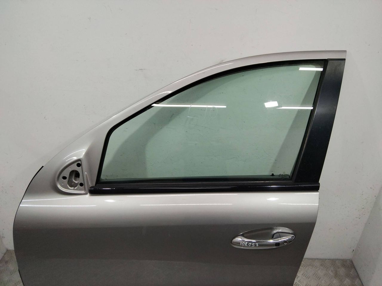 стекло двери передней левой Mercedes-Benz M-Класс W164 2007