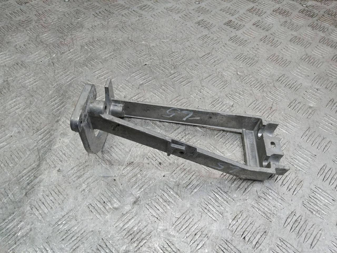 кронштейн (крепление) Porsche Boxster 987 2006, кабриолет, 99742325100