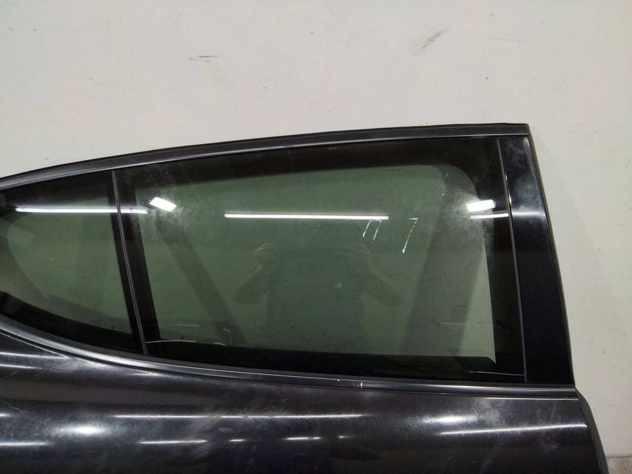 стекло двери задней правой Porsche Panamera 970 2011