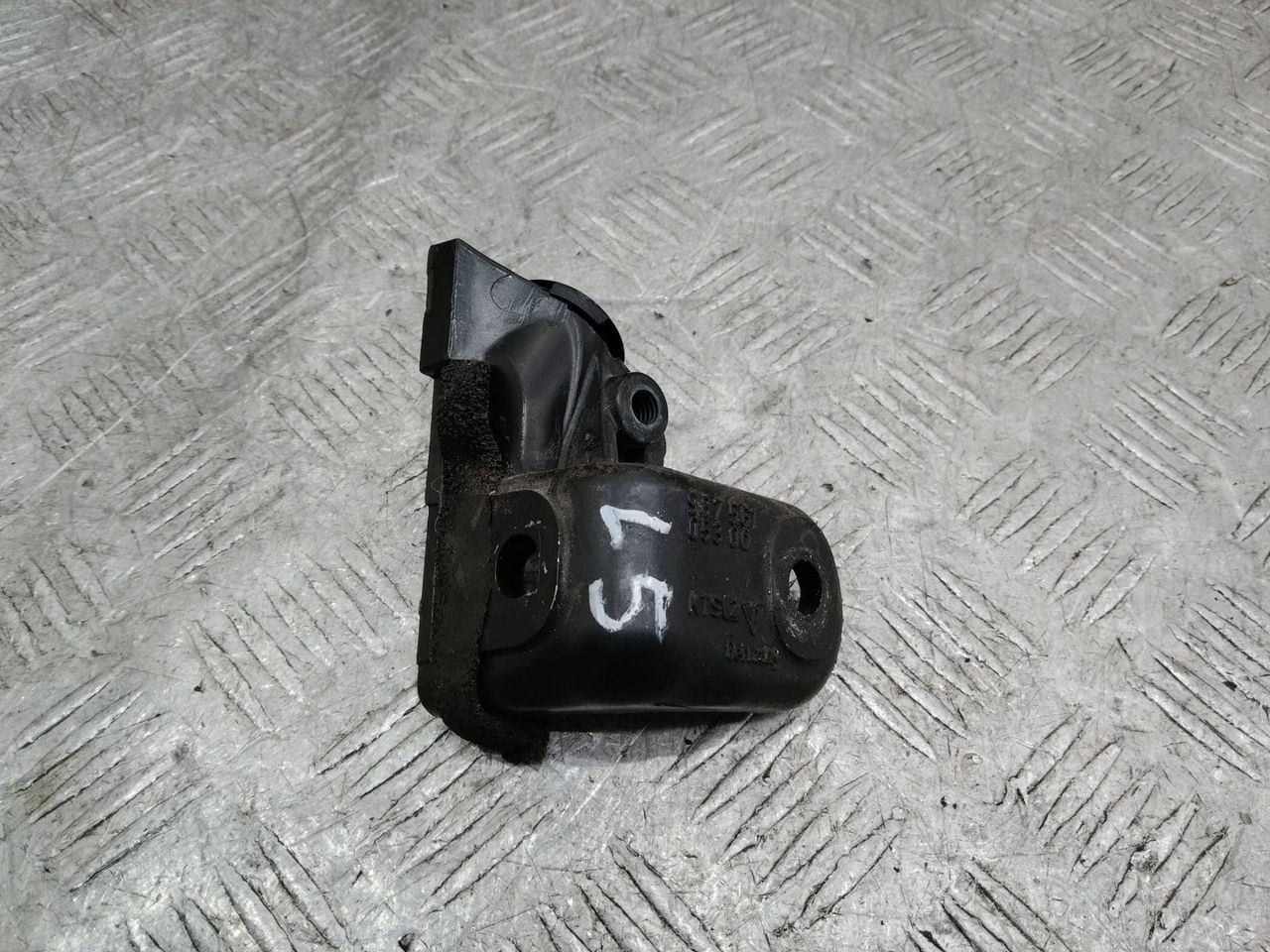 кронштейн (крепление) Porsche Boxster 987 2006, кабриолет, 98756105300
