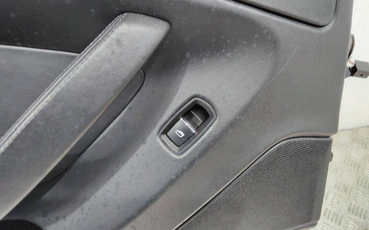 кнопка стеклоподъемника двери задней левой Porsche Panamera 970 2011