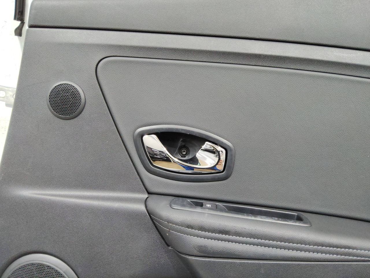 ручка внутренняя задняя правая Renault Megane 3 поколение [2-й рестайлинг] 2015, хетчбэк 5 дв., 826720001R