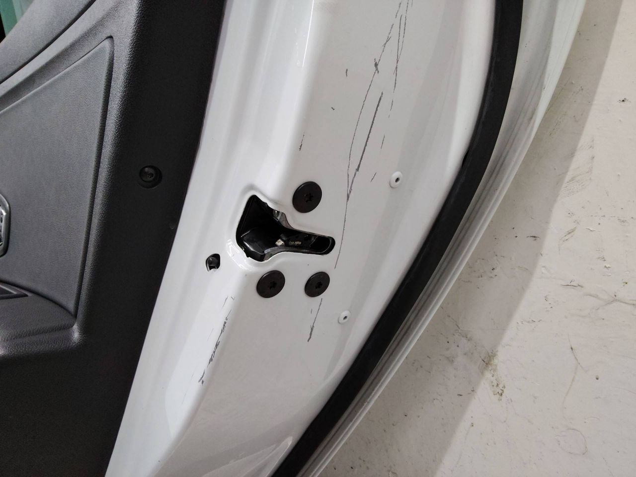 замок двери задней правой Renault Megane 3 поколение [2-й рестайлинг] 2015, хетчбэк 5 дв.