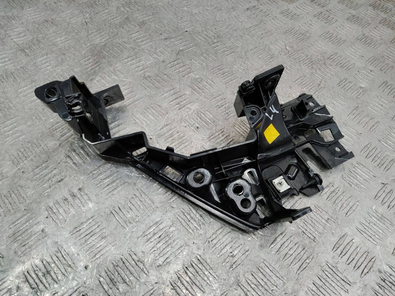кронштейн (крепление) Porsche Panamera 970 2011, 97055239200