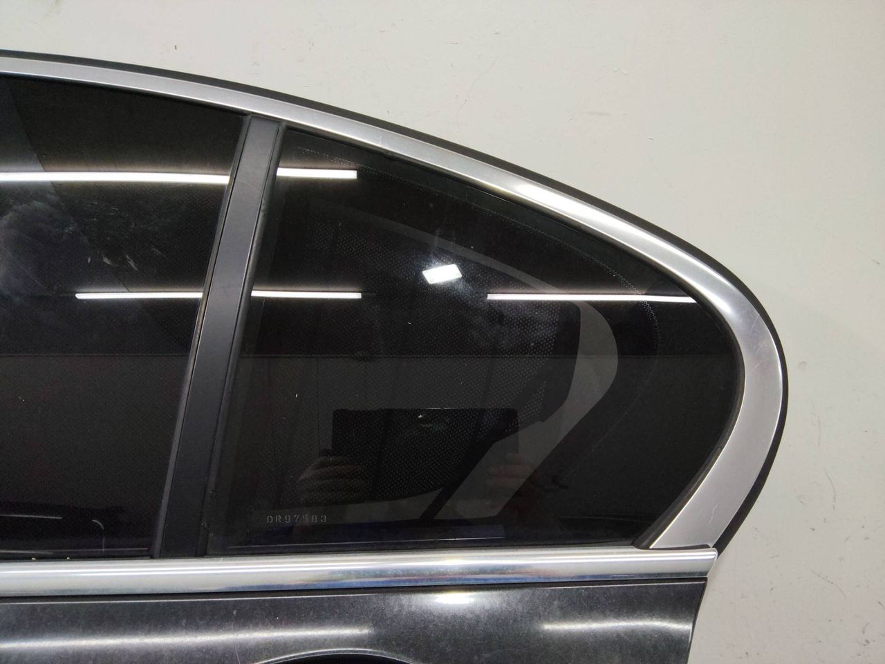 форточка задняя левая BMW 7 серия F01/F02 2012