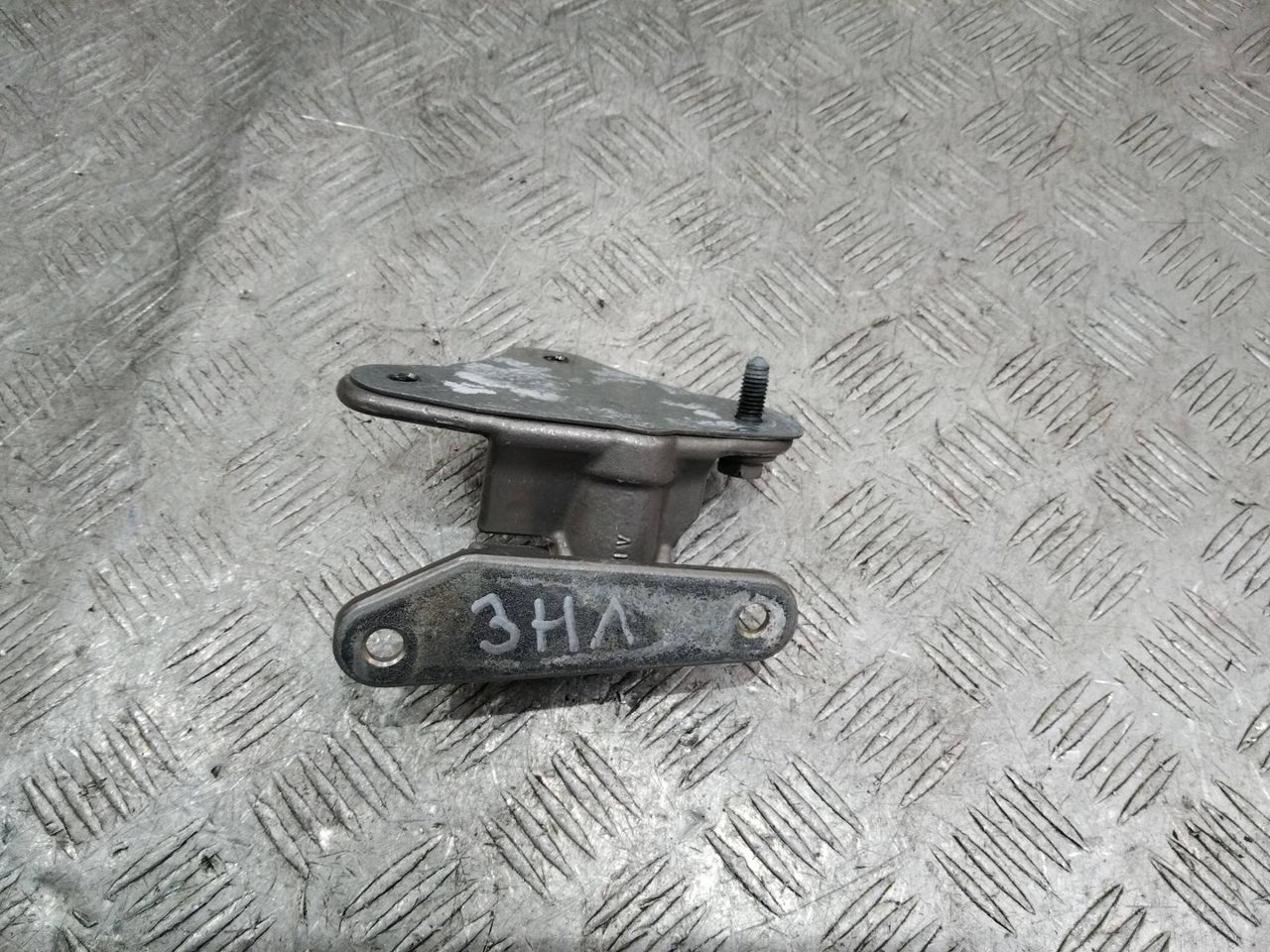 петля двери Mercedes-Benz M-Класс W164 2007