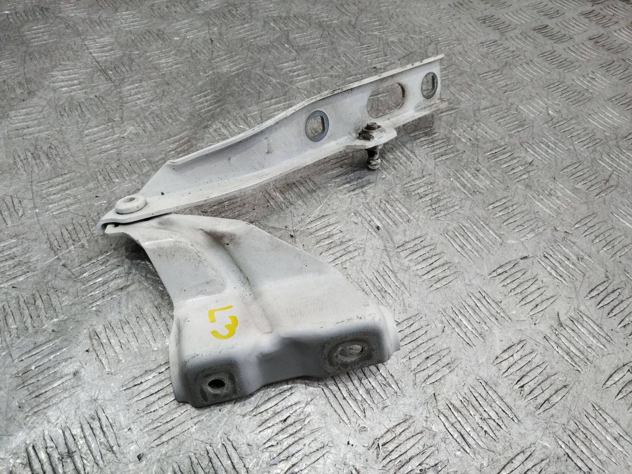 петля капота левая Audi Q5 8R 2011, 2.0 л., дизель, 8R0823301A