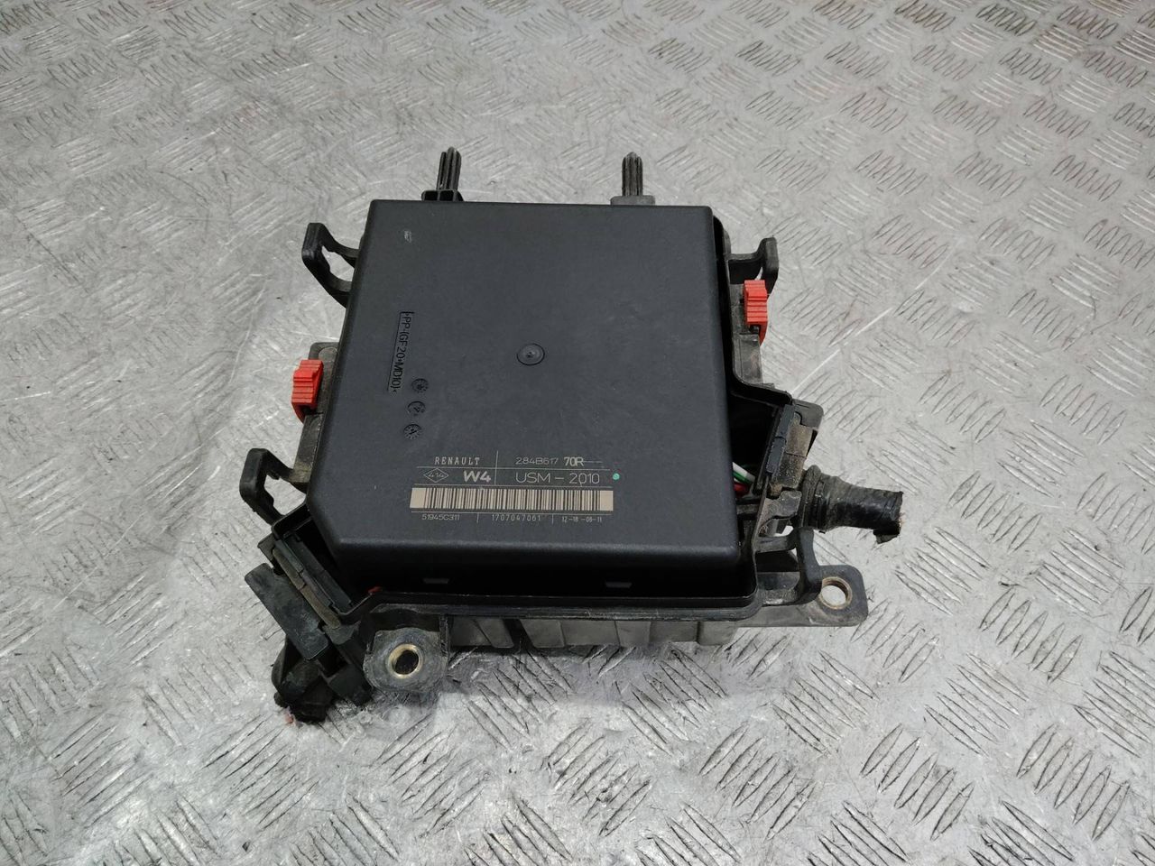 блок предохранителей Renault Scenic 3 поколение 2011, 284B61770R