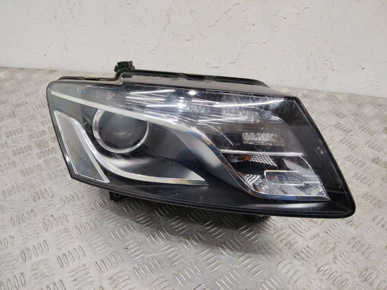 фара правая Audi Q5 8R 2011, 8R0941004AF