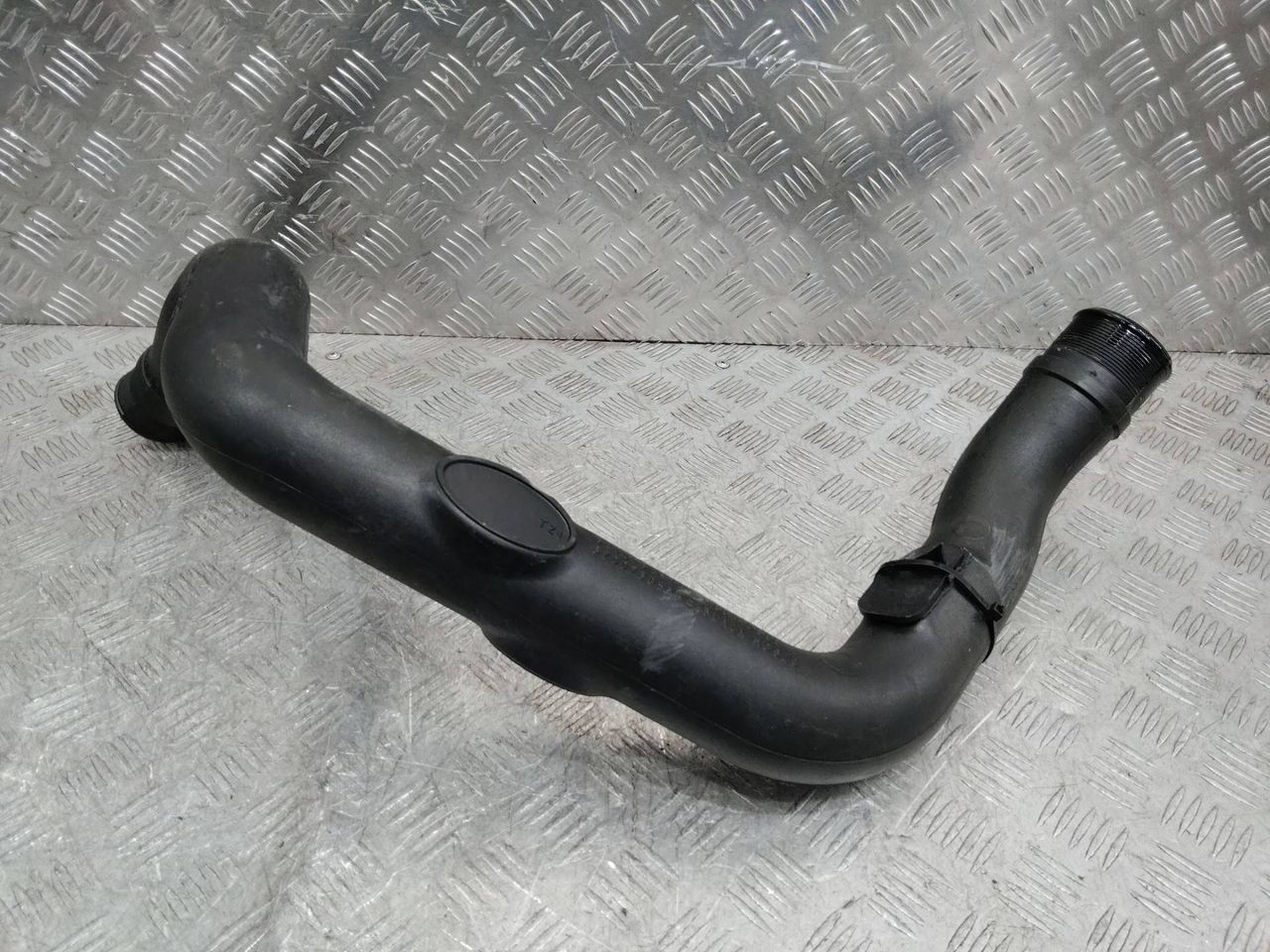 патрубок интеркулера Renault Master 3 поколение 2012, 2.3 л., M9T 870, дизель, МКПП, 8200730576