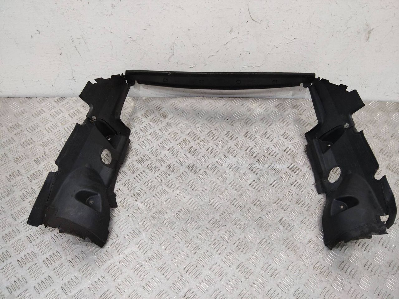 воздуховод (дефлектор) радиатора BMW X3 E83 2006, 3400061