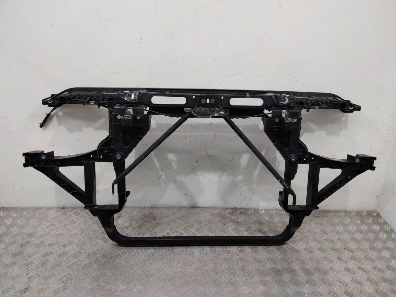 передняя панель крепления облицовки (телевизор) BMW X3 E83 2006