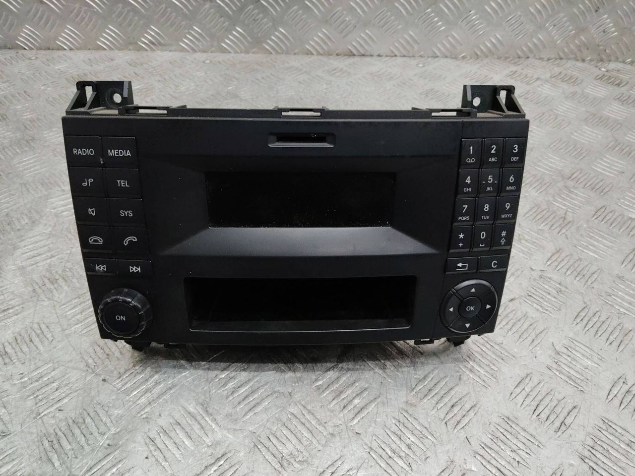 магнитола Mercedes-Benz Sprinter 2 поколение [рестайлинг] (W906) 2017, A9069000004