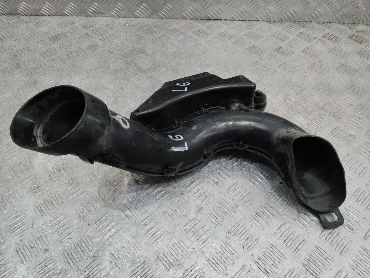 воздуховод Nissan Juke YF15 [рестайлинг] 2014, 1.5 л., дизель, 70390750