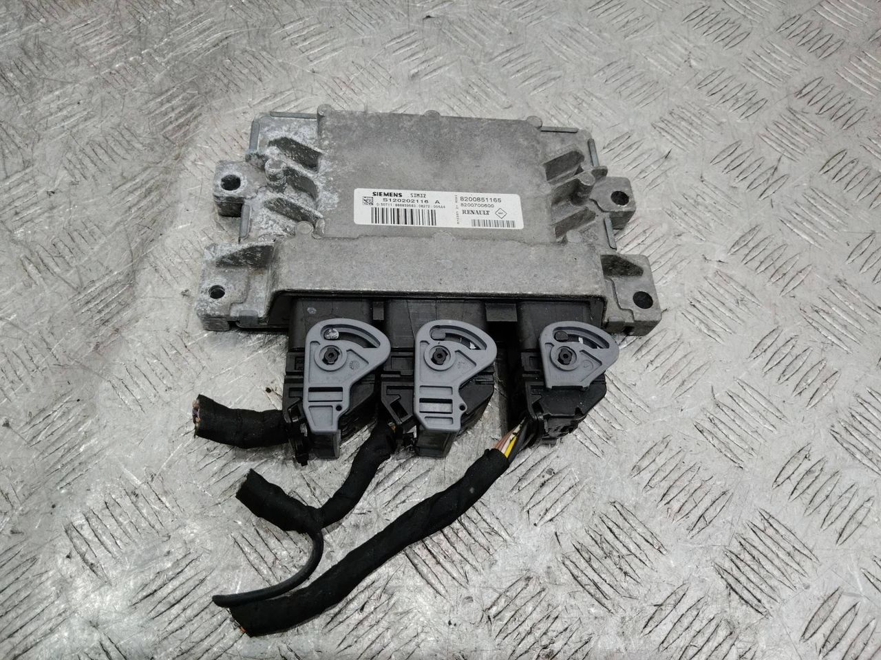 блок управления двигателем Renault Clio 3 поколение 2009, 1.2 л., D4F 784, бензин, МКПП, 8200851165