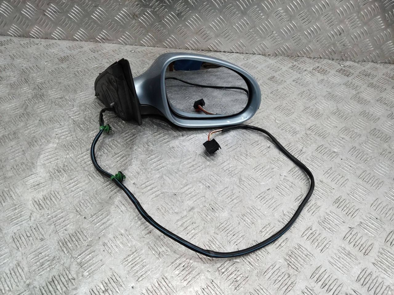 зеркало наружное правое Volkswagen Passat B6 2008, 3C0857924