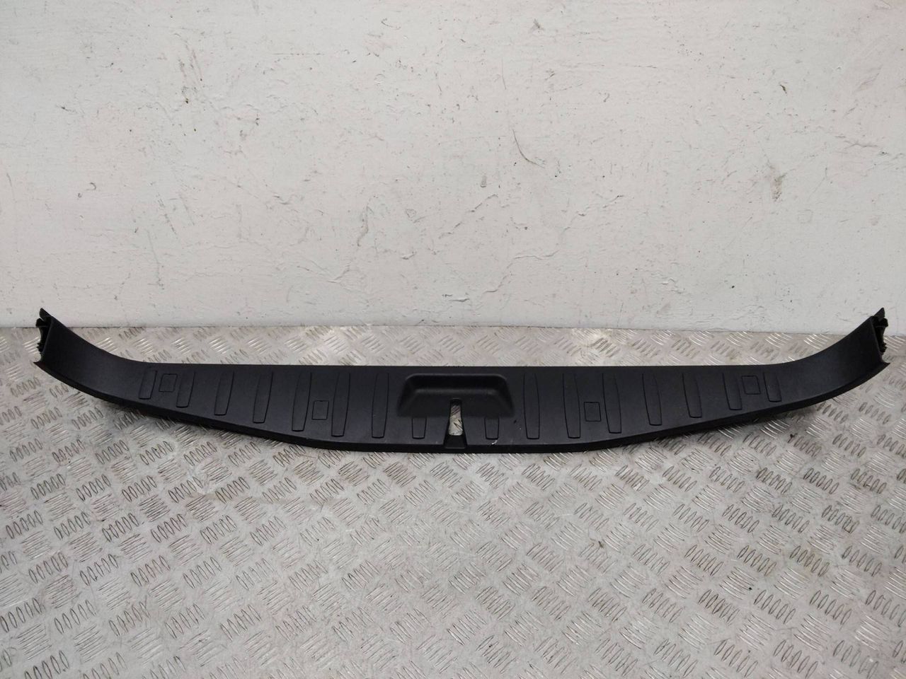 накладка внутренняя на заднюю панель кузова BMW X3 E83 2006, 7049045