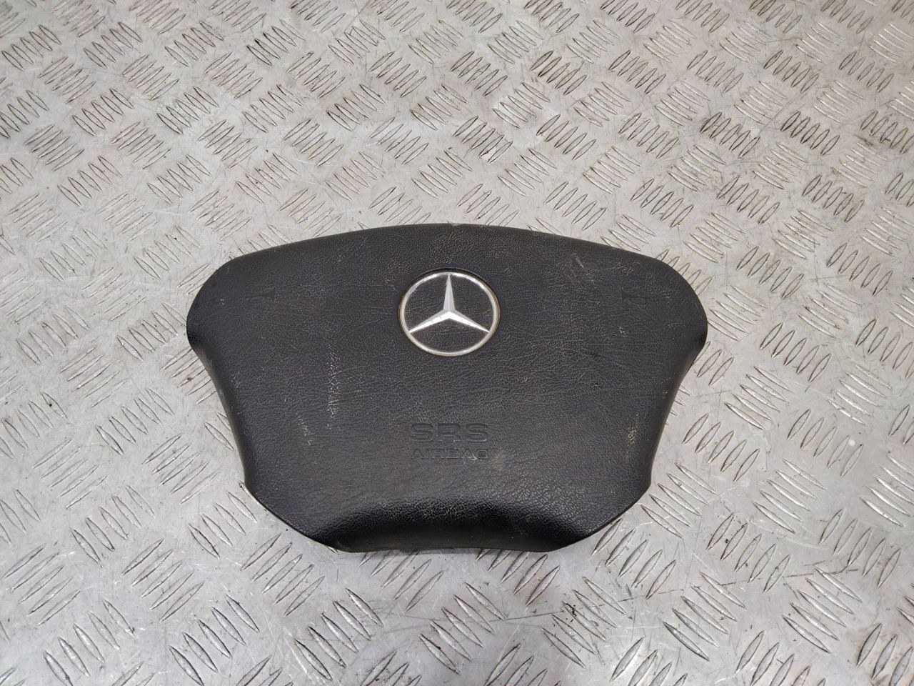 подушка безопасности водителя Mercedes-Benz M-Класс W163 2001, 1634600298