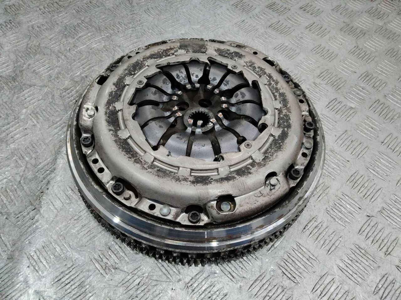 комплект сцепления Renault Megane 3 поколение 2010, 1.5 л., K9K J 836, дизель, МКПП, 8200450217