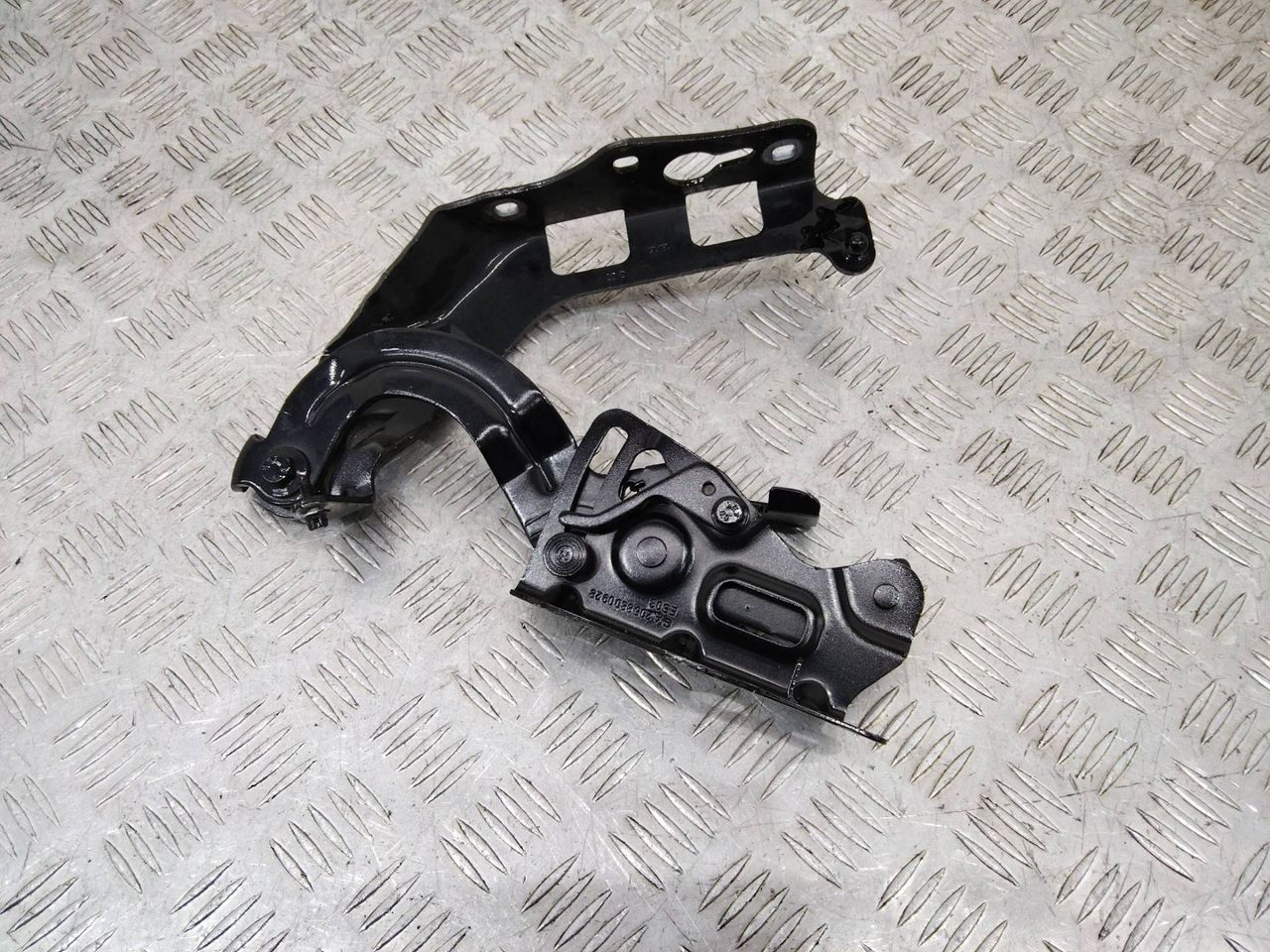 петля капота правая Mercedes-Benz C-Класс W205/S205/C205 2016, A2058800928