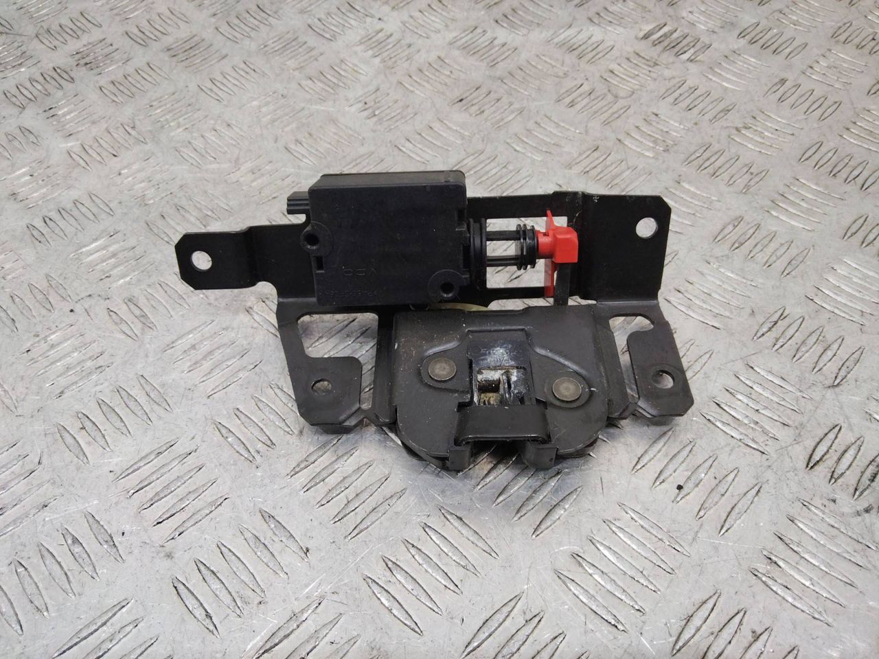 замок багажника BMW X3 E83 2005, 7057364