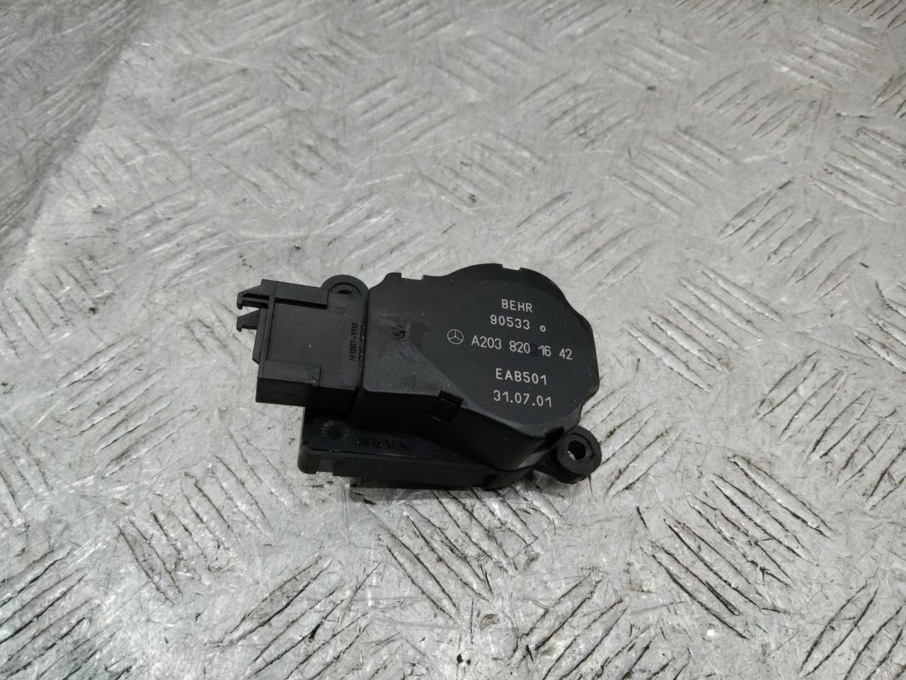 моторчик заслонки печки Mercedes-Benz M-Класс W163 2001, A2038201642