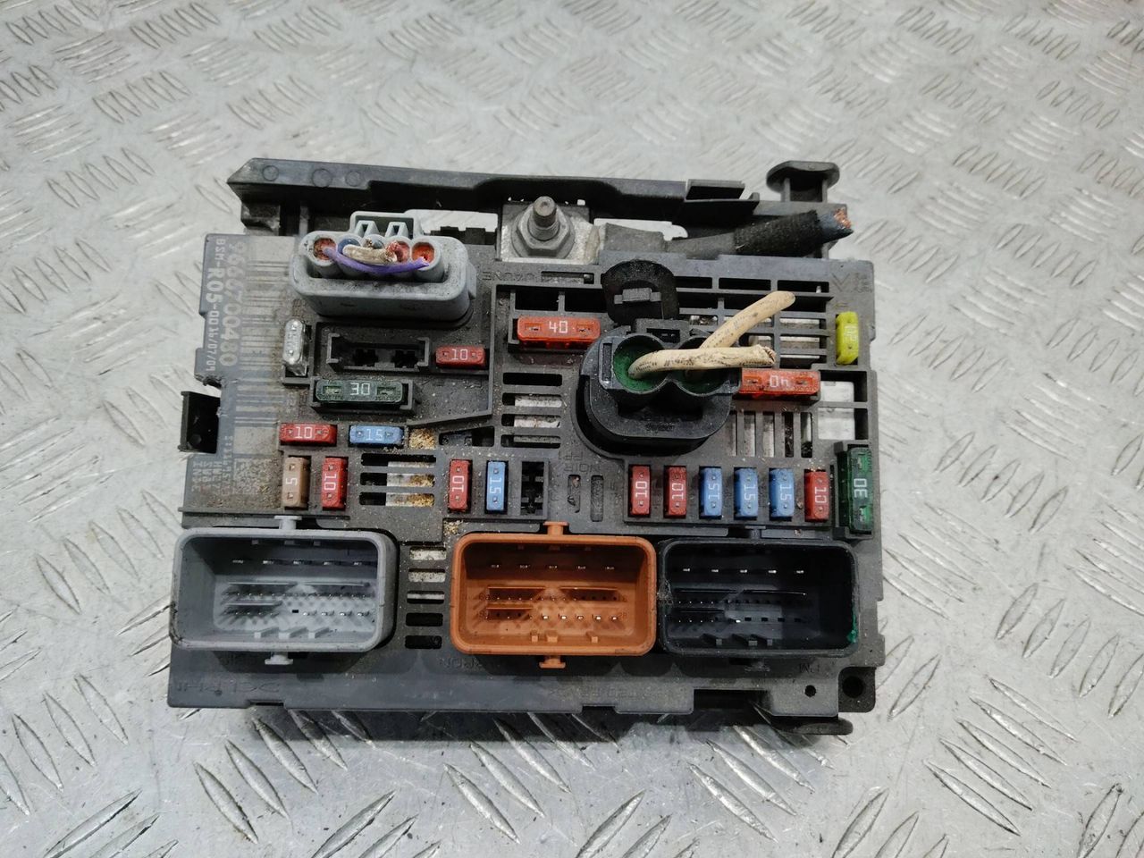 блок предохранителей Peugeot 308 T7 2009, 9666700480, R05