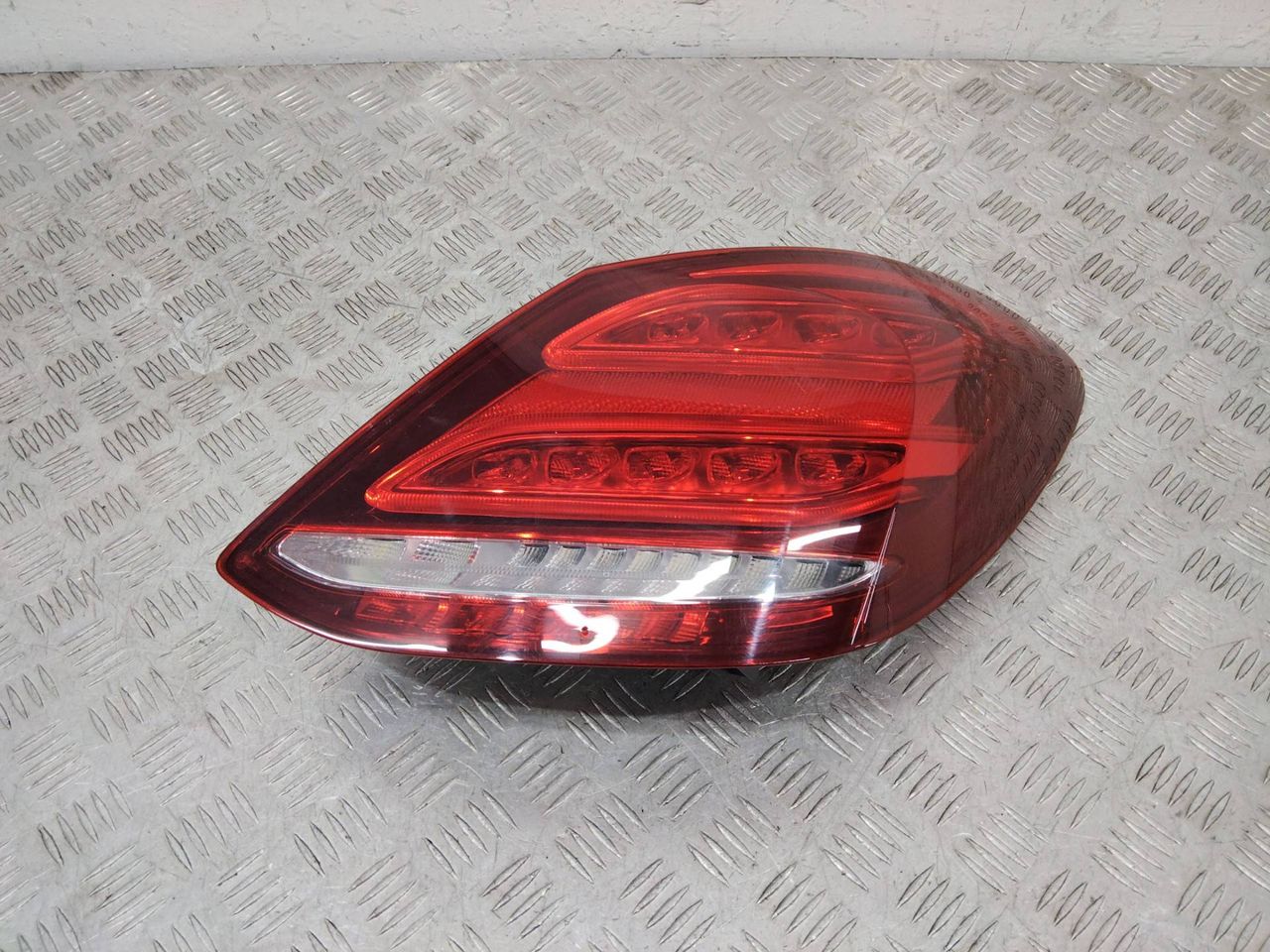 фонарь задний правый Mercedes-Benz C-Класс W205/S205/C205 2016, A2059061457